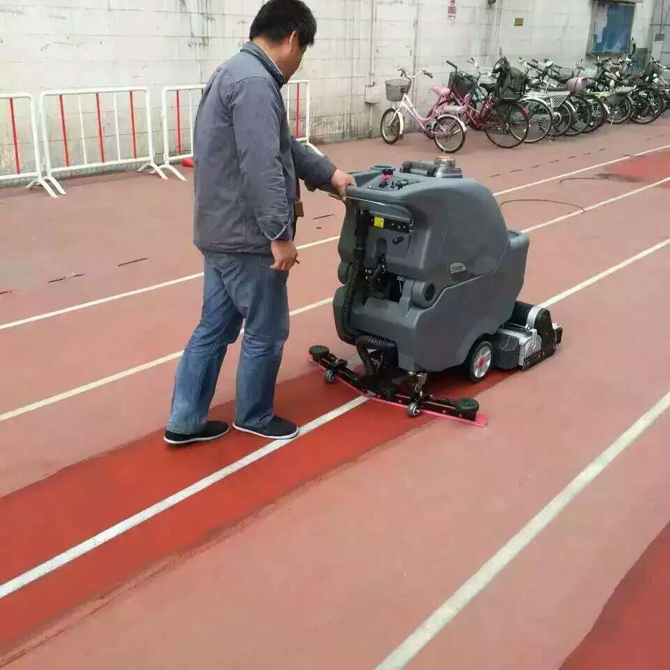 手推式洗地机
