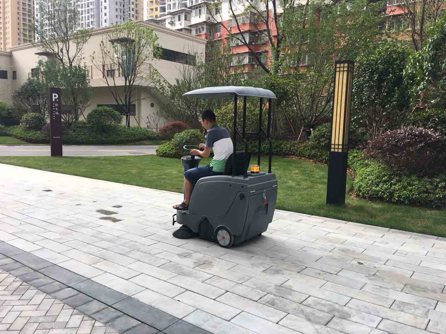 扫地车 扫地车
